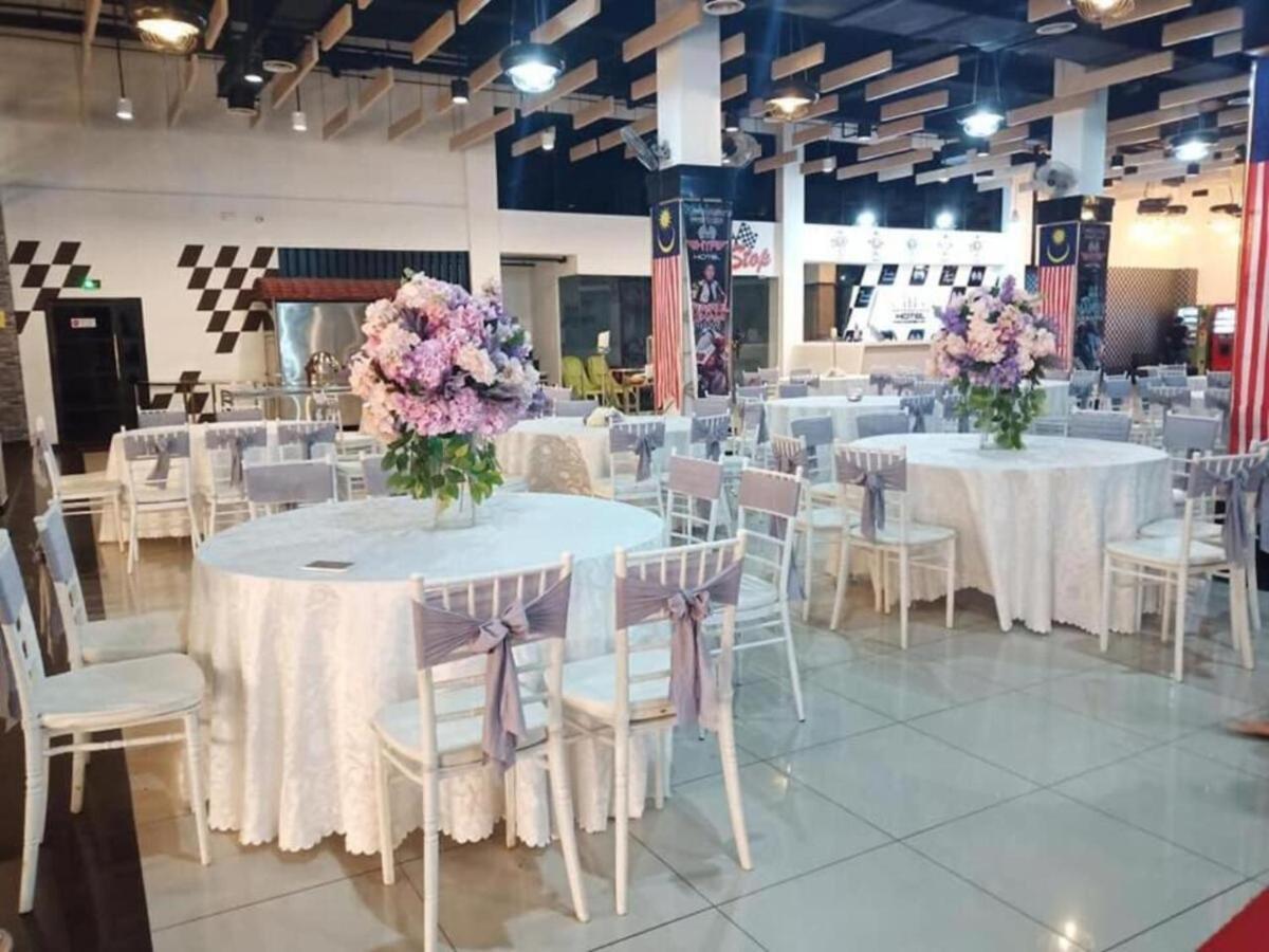Hype Motorsport Hotel Nilai Exterior foto